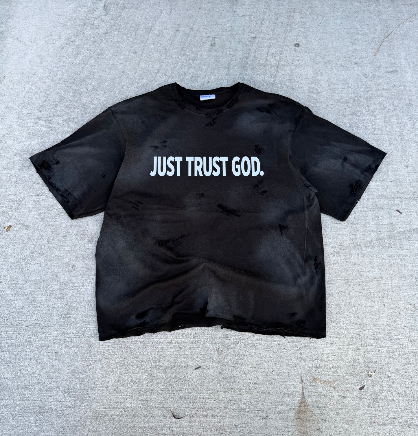 JUST TRUST GOD. TEE